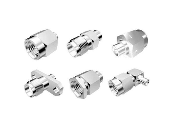 Ohmio de cobre amarillo RoHS del conector coaxial 50 del cobre de la abrazadera del conector macho de SMA obediente