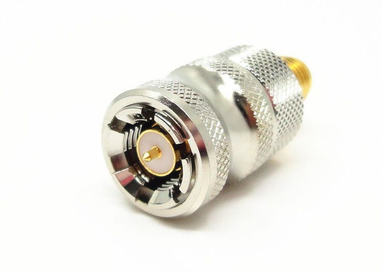 De alta frecuencia niquelado del conector del soporte del conector de antena SOSMA de la impedancia 50Ω RF