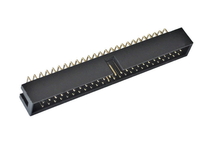 Jefe encajonado del Pin de la echada 50 del PWB del grado de ángulo recto 2.54m m del conector 90