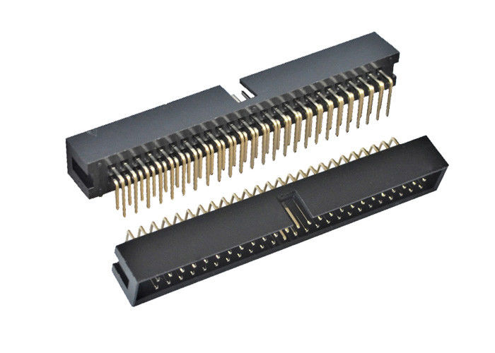 Jefe encajonado del Pin de la echada 50 del PWB del grado de ángulo recto 2.54m m del conector 90